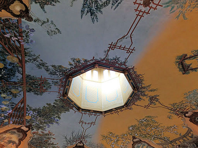 Click to display the next picture