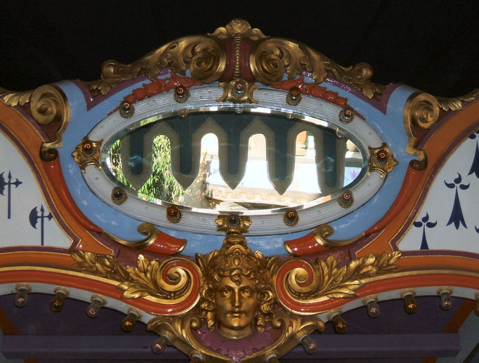 Click to display the next picture