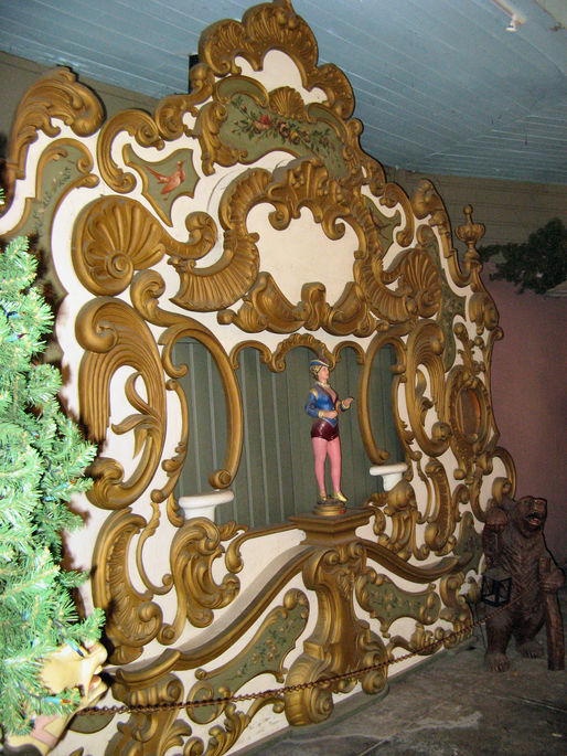 Click to display the next picture